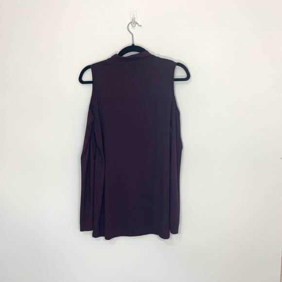 Essential Cold Shoulder Knit Top - Picture 4 of 7